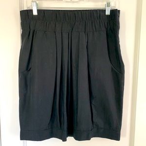 GUNEX black silk pleated skirt